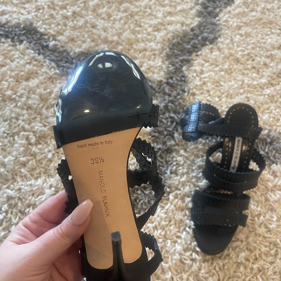 Manolo Blahnik heel ankle strap laser cut out black sandals 39.5 brand new - Picture 4 of 5